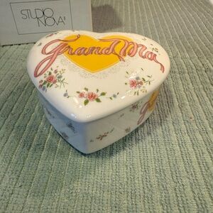 Vintage Studio Nova Porcelain Heart Shaped Jewelry/Trinket Box